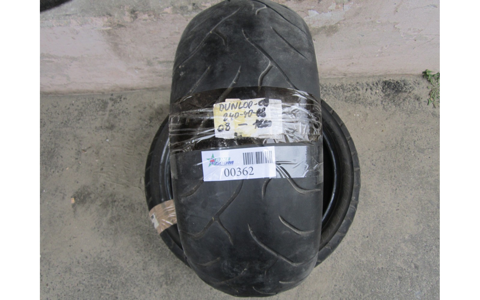 Моторезина Б.У Dunlop 240/40r18